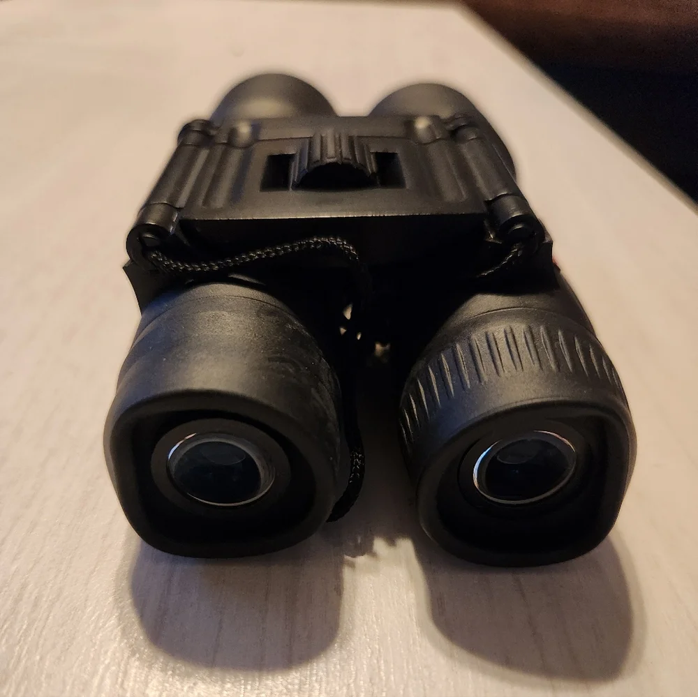 Tasco 16x32 Binoculars